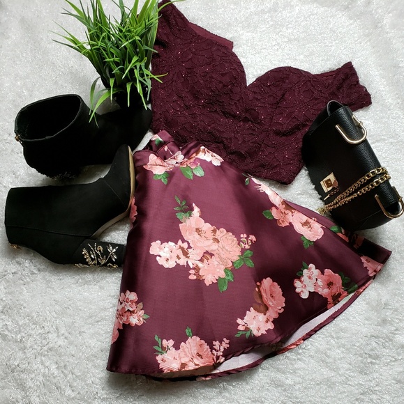 SALE!! Skirt - Picture 1 of 6